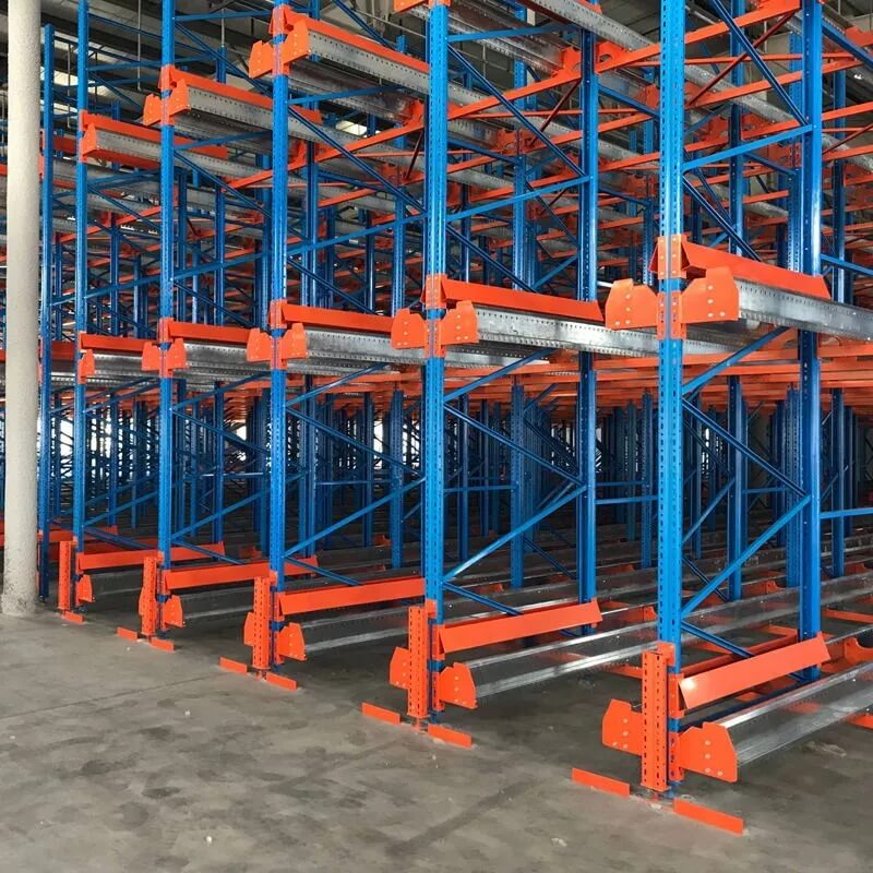 Étagères de stockage couramment utilisées dans les entrepôts logistiques de la chaîne du froid